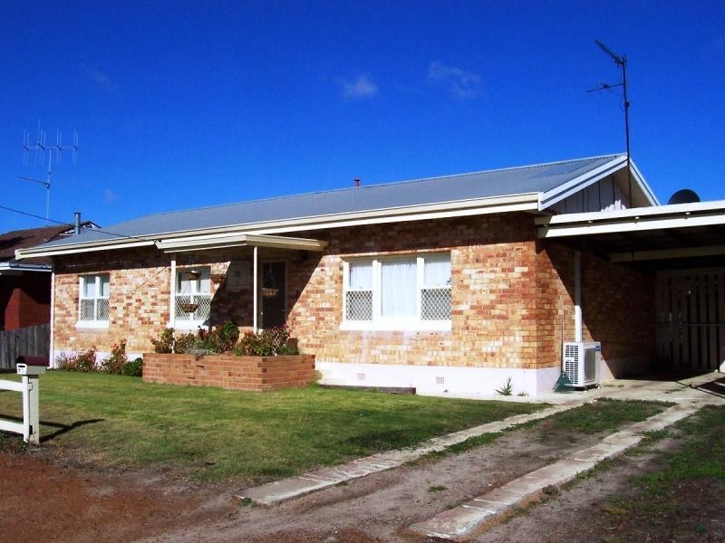 73 Carew, Katanning WA 6317