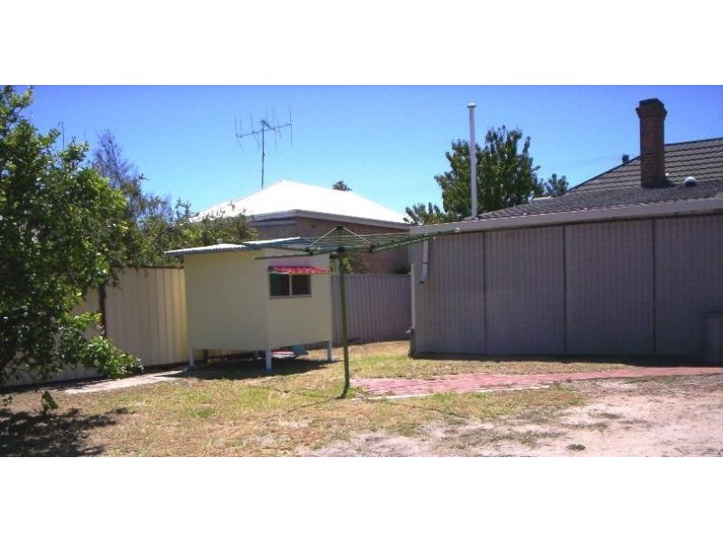 16 Britannia Street, Katanning WA 6317