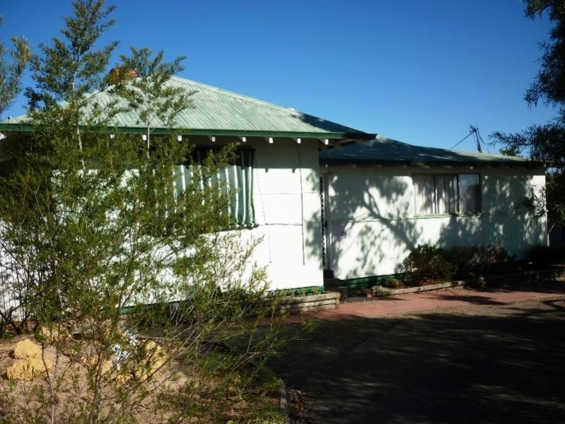 28 Chipper Street, Katanning WA 6317