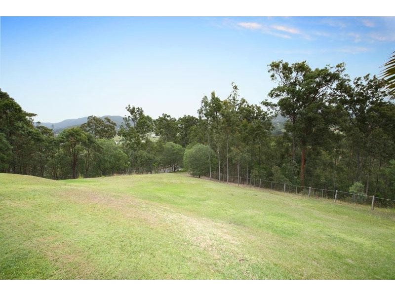 8 Dickens Place, Samford QLD 4520