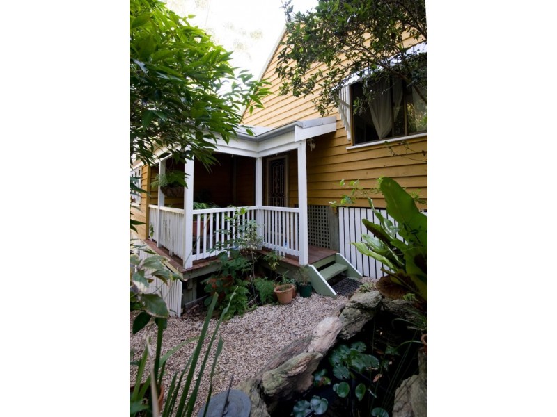 22 Garrawin Court, Clear Mountain QLD 4500