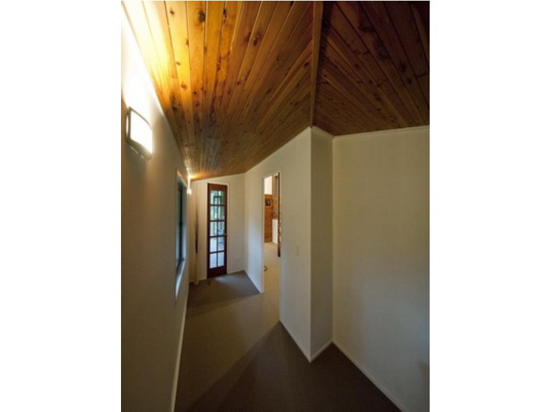 22 Garrawin Court, Clear Mountain QLD 4500