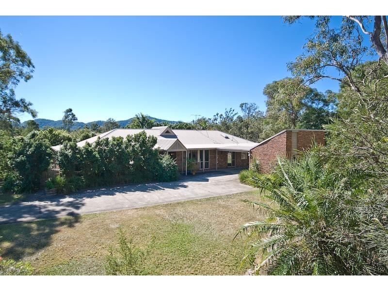 17 Hulcombe Road, Samford QLD 4520