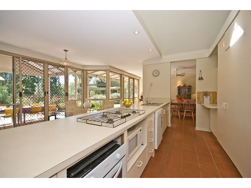 17 Hulcombe Road, Samford QLD 4520