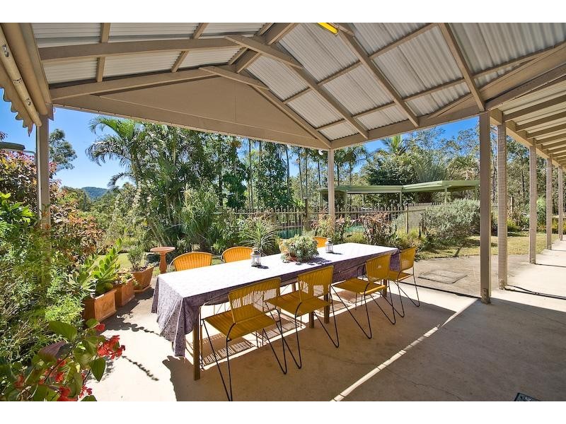 17 Hulcombe Road, Samford QLD 4520