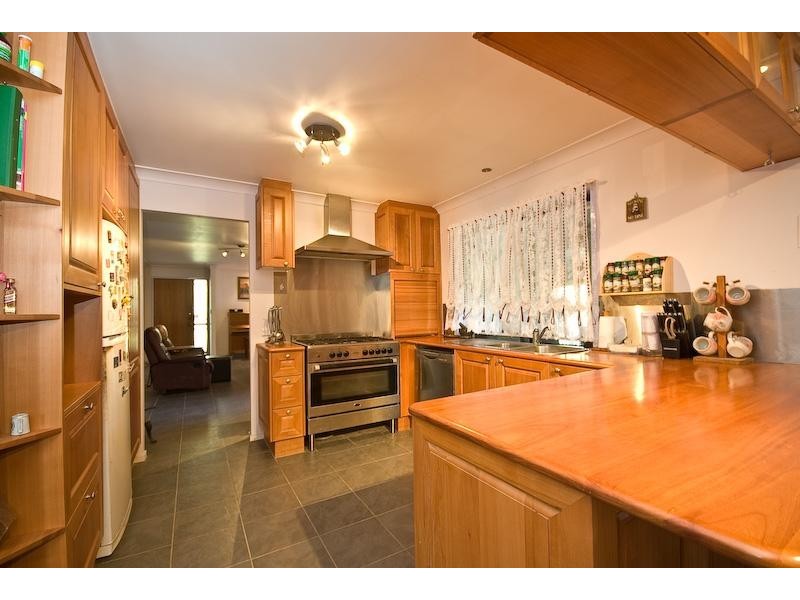 4 Dundialla Way, Samford QLD 4520