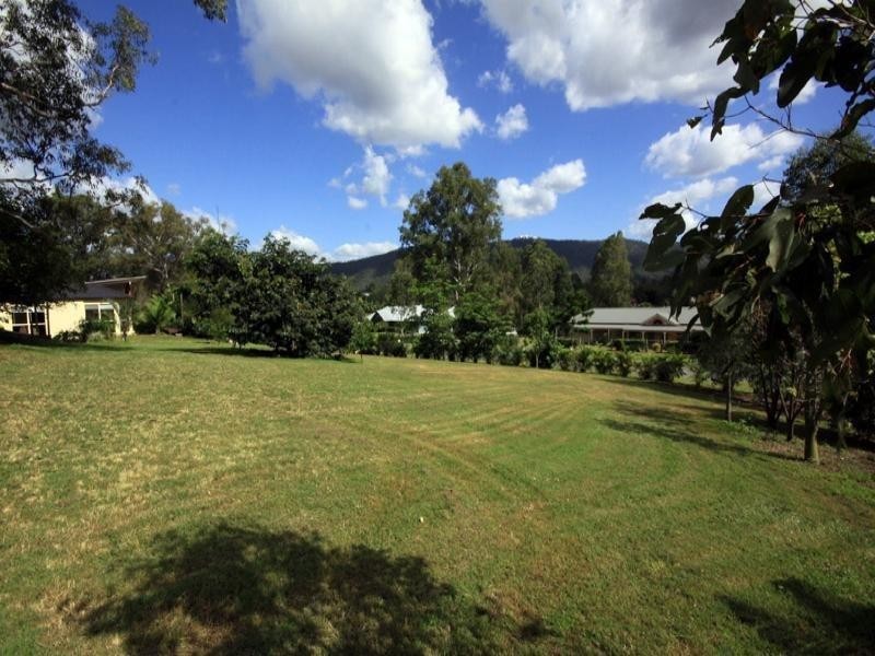 9 Norwood Court, Samford QLD 4520