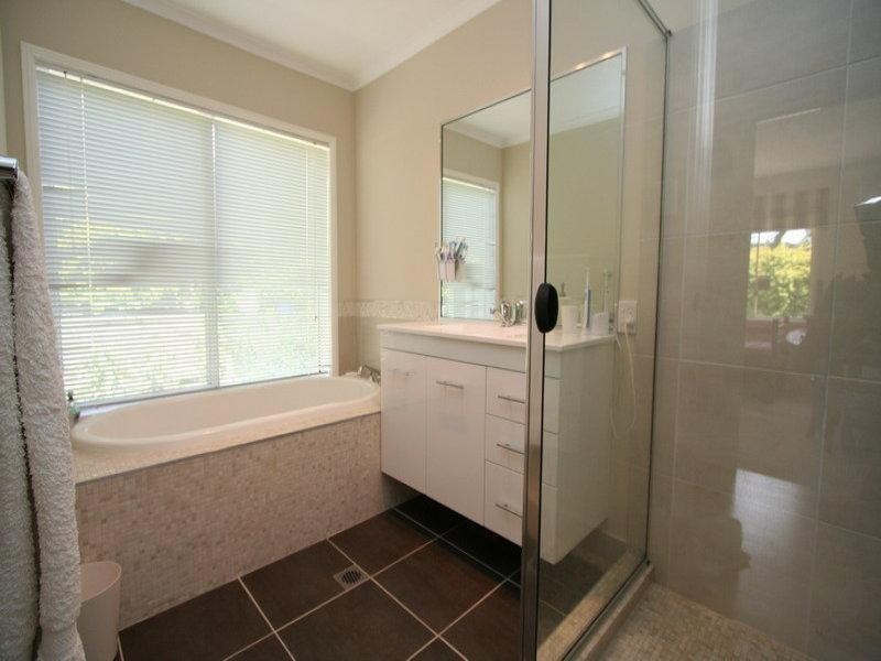 9 Norwood Court, Samford QLD 4520