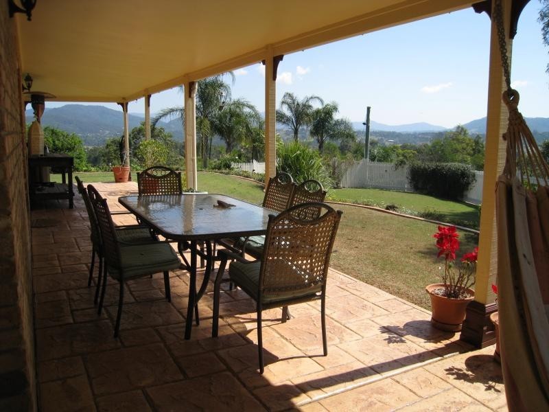 54 Burton Lane, Samford QLD 4520