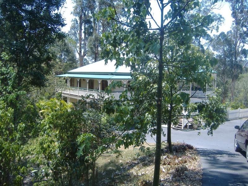 5 Pinbarren Place, Samford QLD 4520