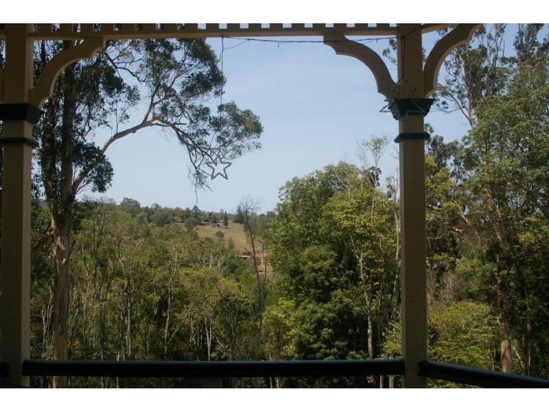 5 Pinbarren Place, Samford QLD 4520