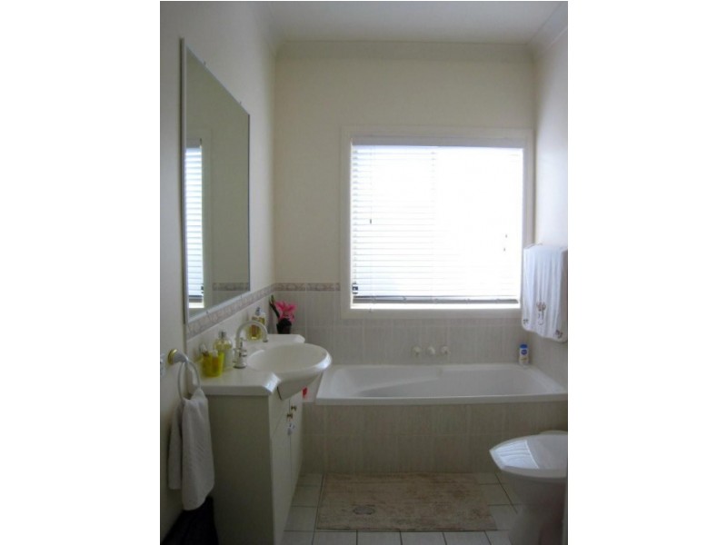 5 Junction Street, Samford Village QLD 4520