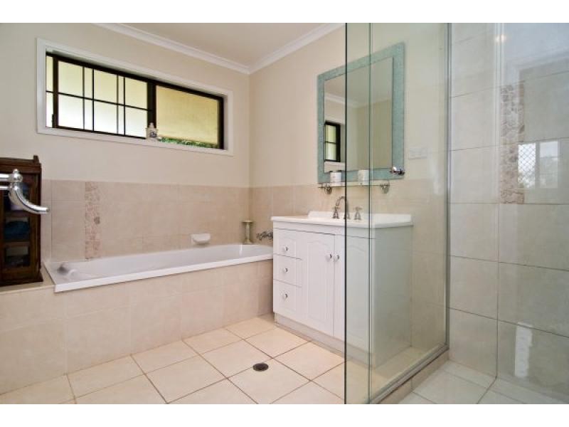 5 Ingrid Street, Samford QLD 4520