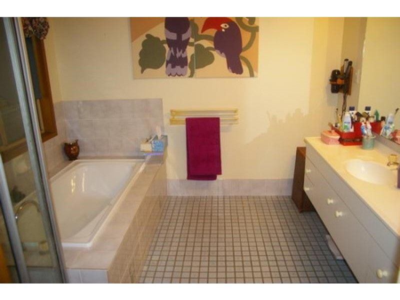 26 Garrawin Court, Clear Mountain QLD 4500