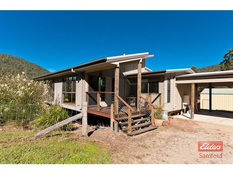 4 Dairyfarm Lane, Samford QLD 4520