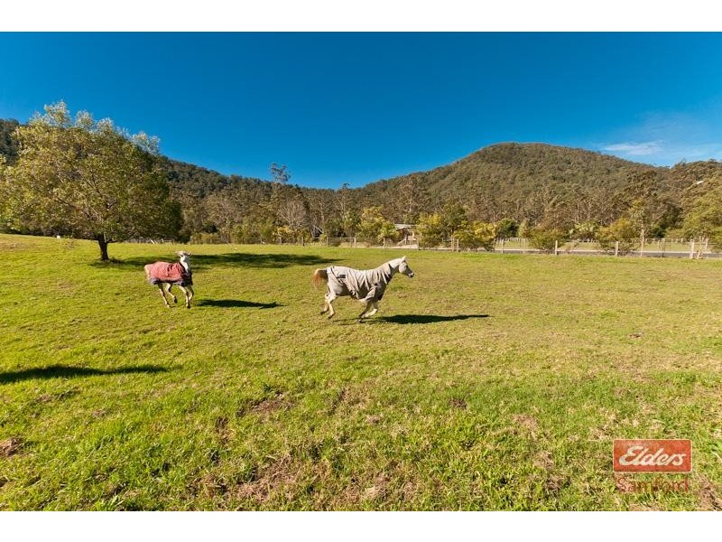 4 Dairyfarm Lane, Samford QLD 4520