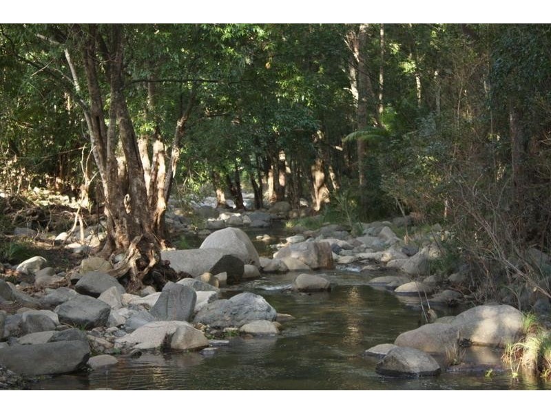 4 Dairyfarm Lane, Samford QLD 4520