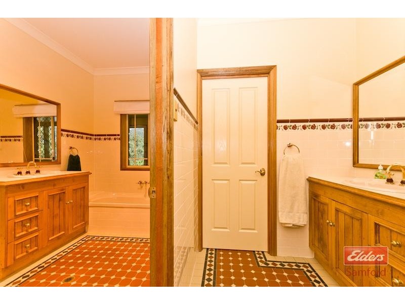 20 Ray Booker Court, Samford QLD 4520