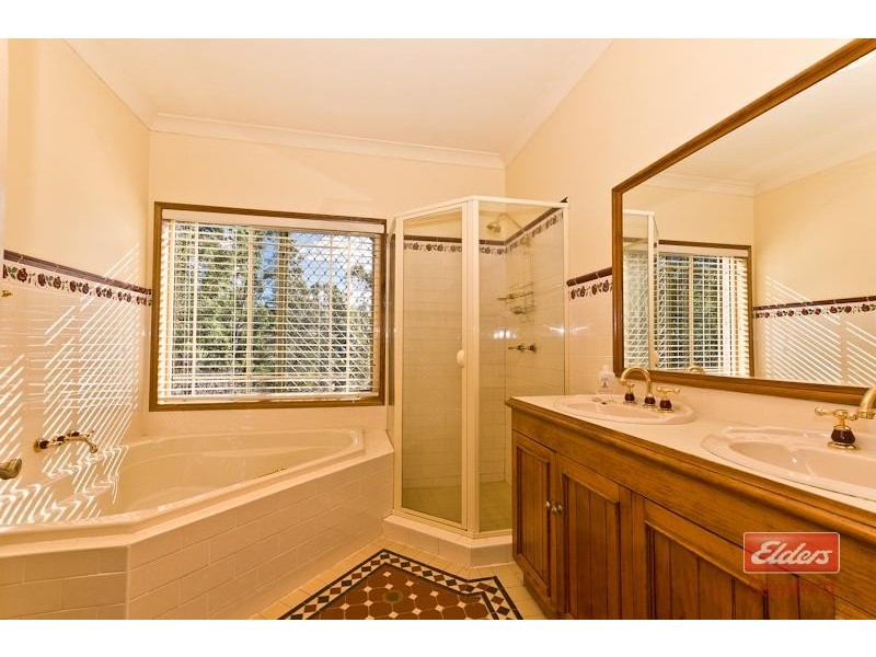 20 Ray Booker Court, Samford QLD 4520