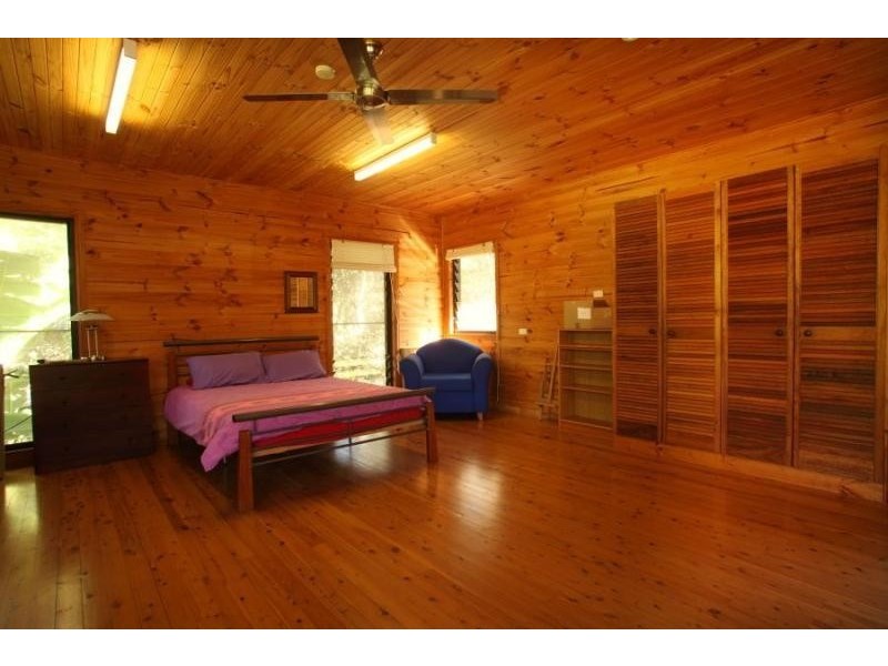 8 Parragilga Close, Samford QLD 4520