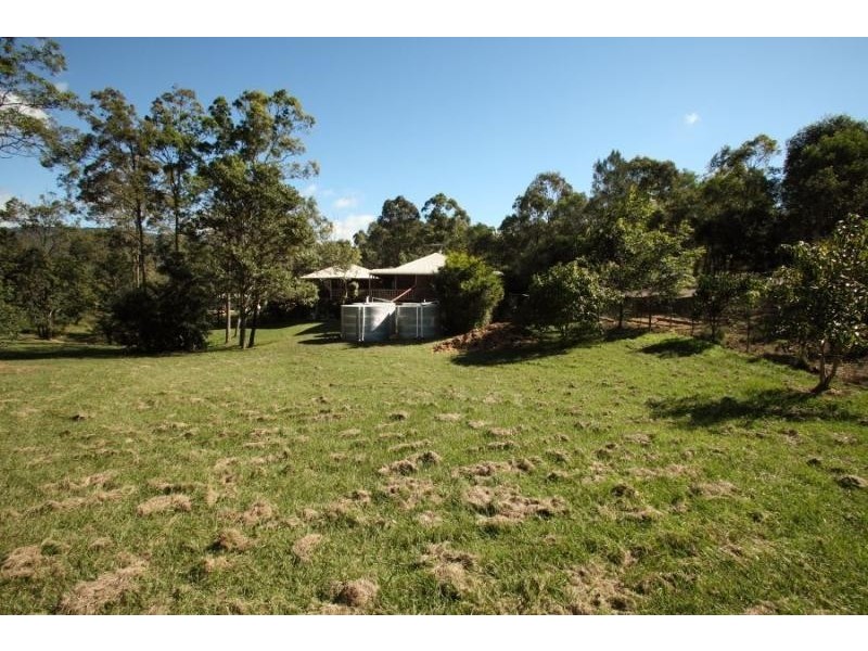 8 Parragilga Close, Samford QLD 4520
