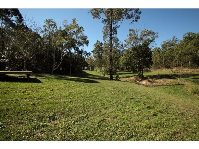8 Parragilga Close, Samford QLD 4520