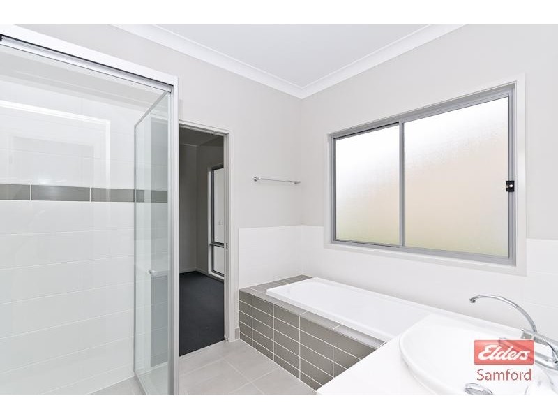 82 Corvus Drive, Cashmere QLD 4500