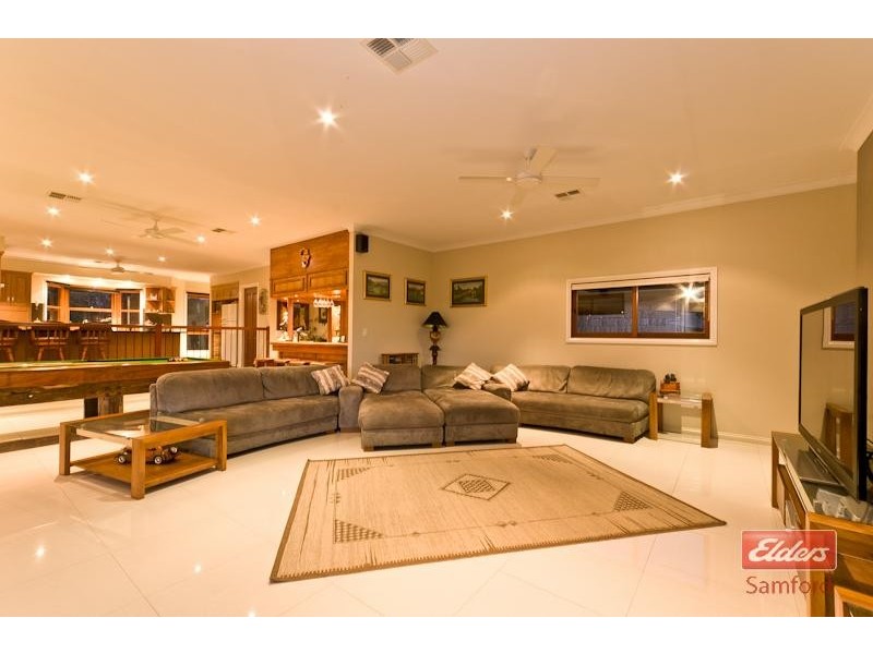 691 Clear Mountain Road, Clear Mountain QLD 4500