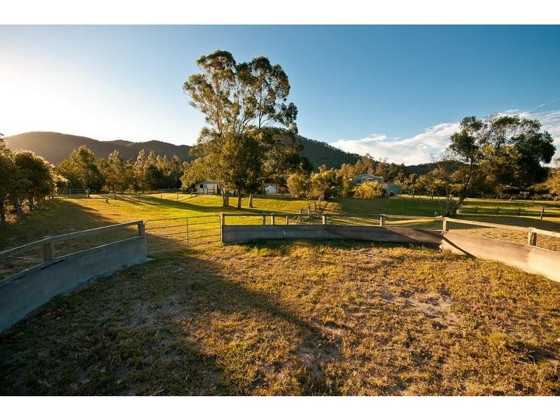 3 Pagewood Court, Samford QLD 4520