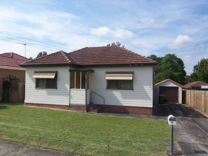7 LOWE STREET, Merrylands NSW 2160