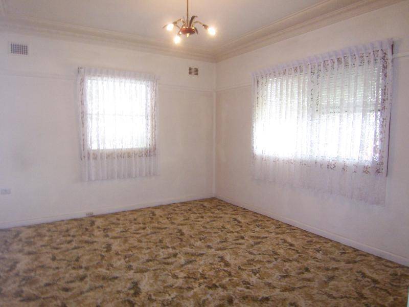 7 LOWE STREET, Merrylands NSW 2160