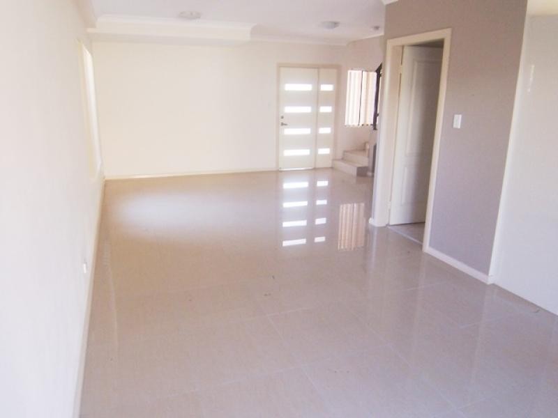 4 MARINA CRESCENT, Greenacre NSW 2190