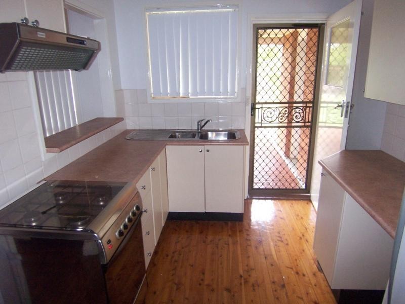 32 SHANNON AVE, Merrylands NSW 2160