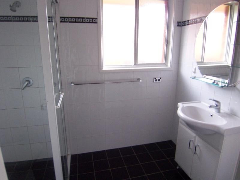 32 SHANNON AVE, Merrylands NSW 2160