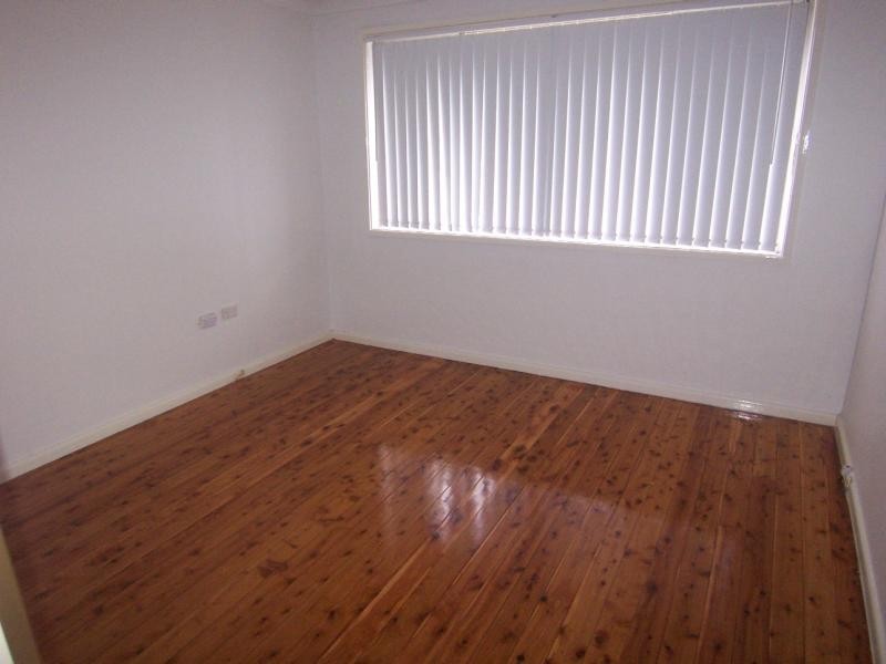 32 SHANNON AVE, Merrylands NSW 2160