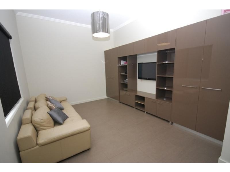 18 fairview street, Guildford NSW 2161