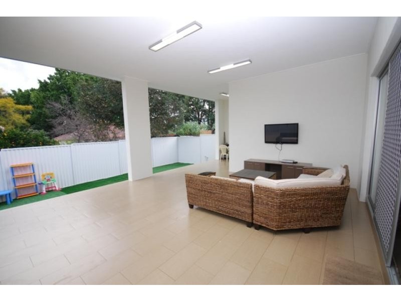 18 fairview street, Guildford NSW 2161