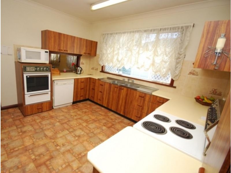 18 VERLIE STREET, South Wentworthville NSW 2145