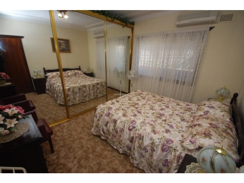 18 VERLIE STREET, South Wentworthville NSW 2145