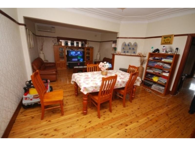 24 Locksley Avenue, Merrylands NSW 2160