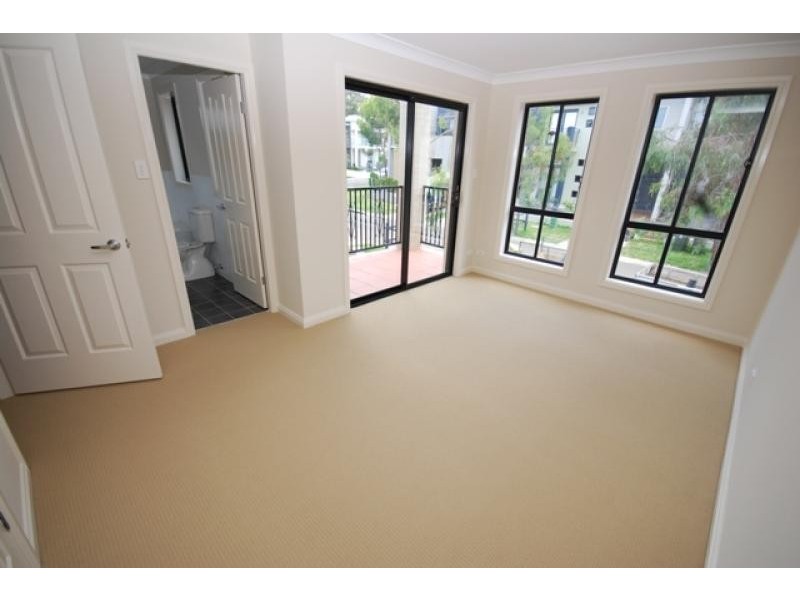 6 TALARA STREET, Pemulwuy NSW 2145