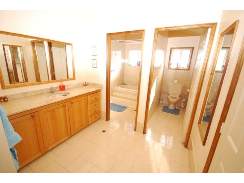 42 CASINO ROAD, Greystanes NSW 2145