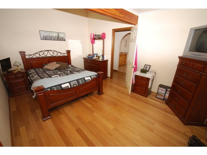 42 CASINO ROAD, Greystanes NSW 2145