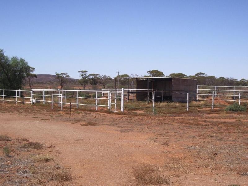 225 Racecourse Road, Broken Hill NSW 2880