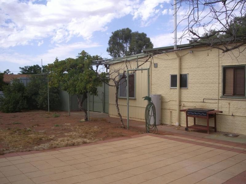 76 Nicholls Street, Broken Hill NSW 2880
