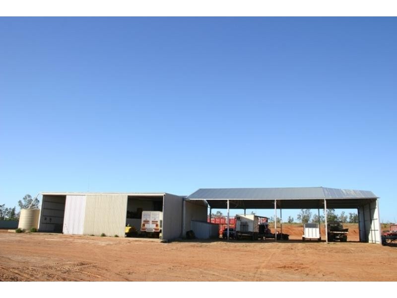 Quinyambie Station,160 km north west, Broken Hill NSW 2880