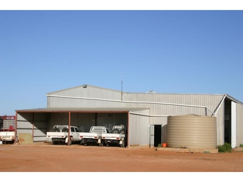 Quinyambie Station,160 km north west, Broken Hill NSW 2880