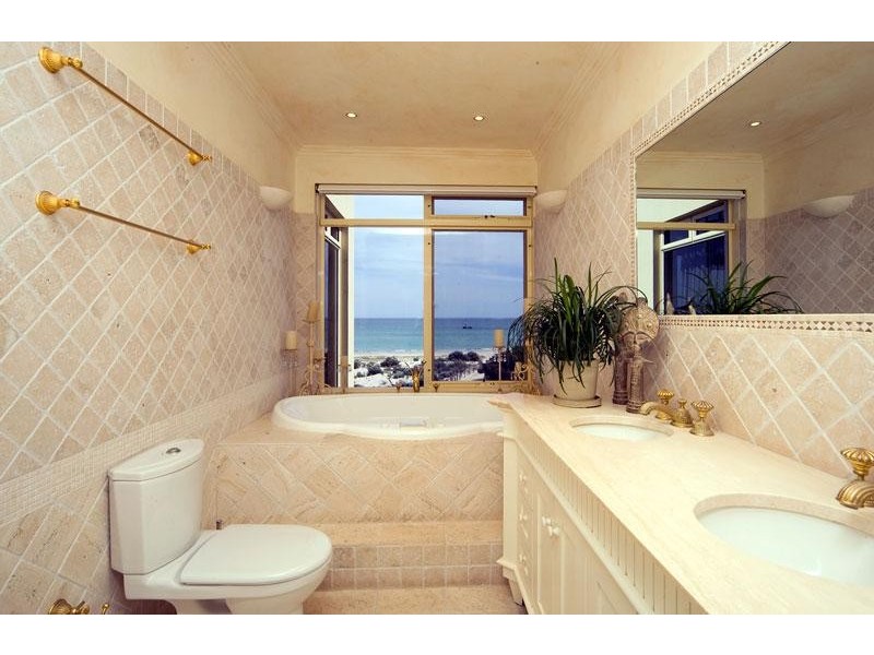 21 a Seaview Road, Tennyson SA 5022