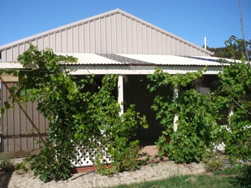 MILANG-FINNISS ROAD, Milang SA 5256