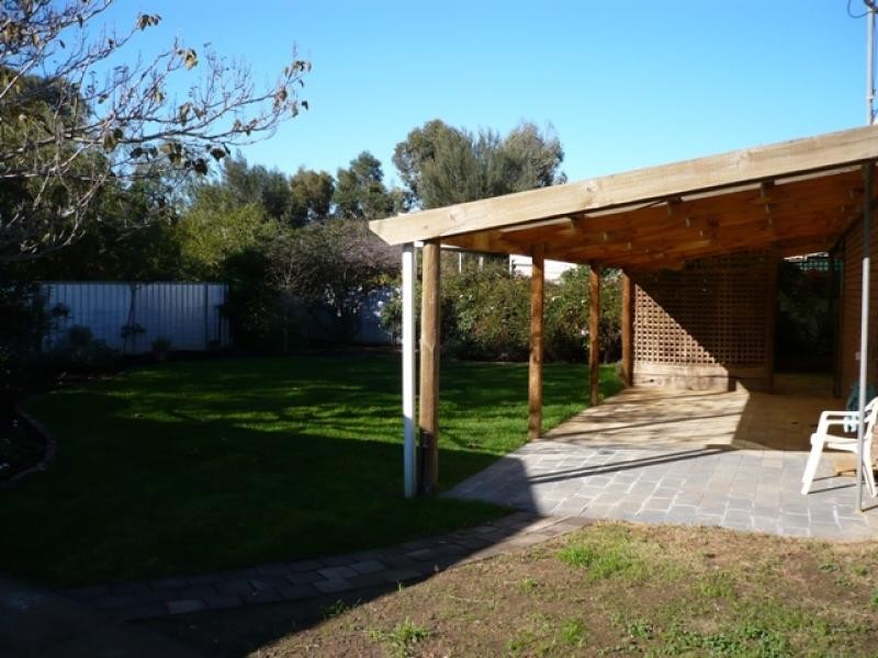 52 PARKER AVENUE, Strathalbyn SA 5255